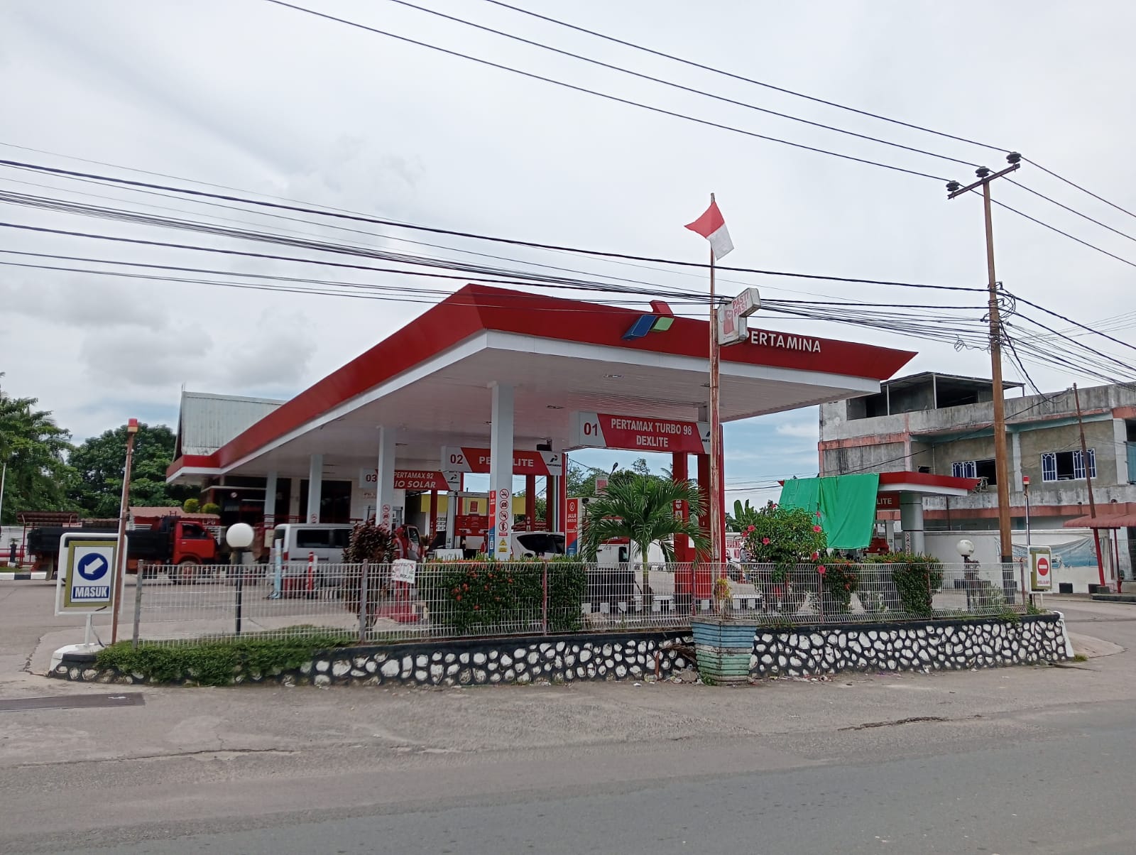 Warga Keluhkan Tak Ada Minyak Yang Masuk ke Tangki Kenderaanya di SPBU Tanjunguban